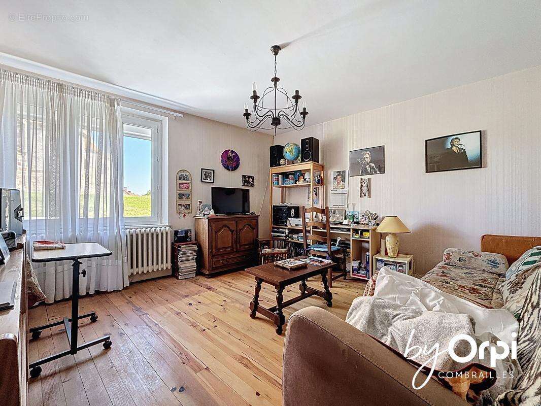 Maison à LAPEYROUSE