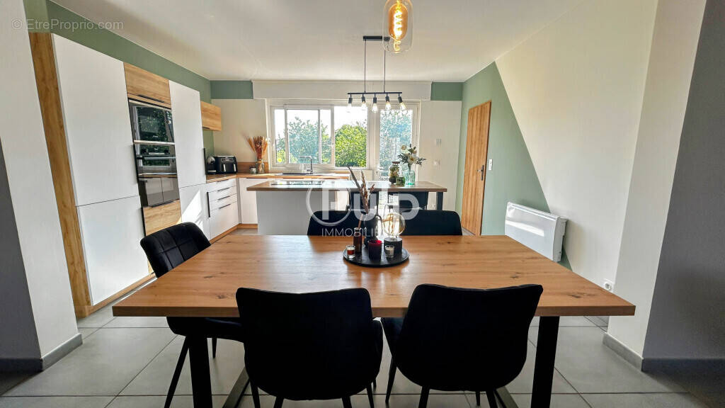 Maison à COURRIERES