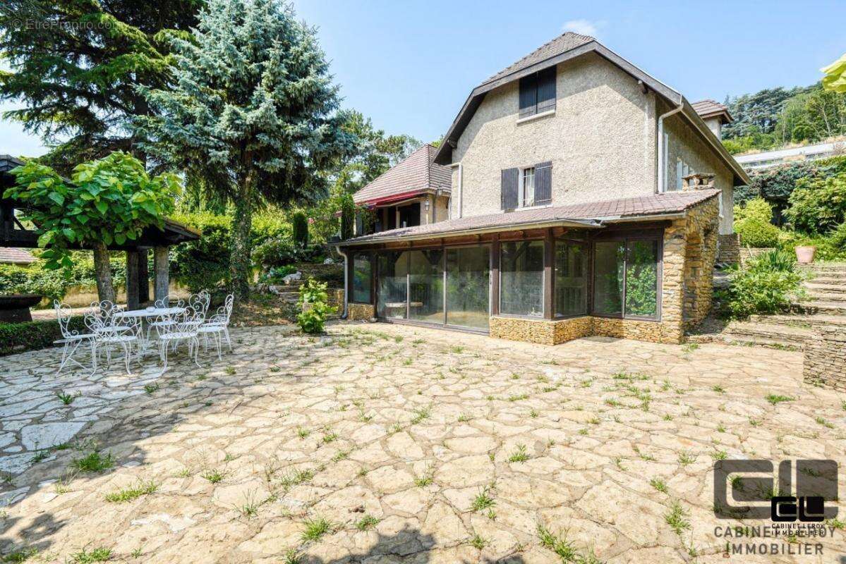 Maison à SAINT-CYR-AU-MONT-D&#039;OR