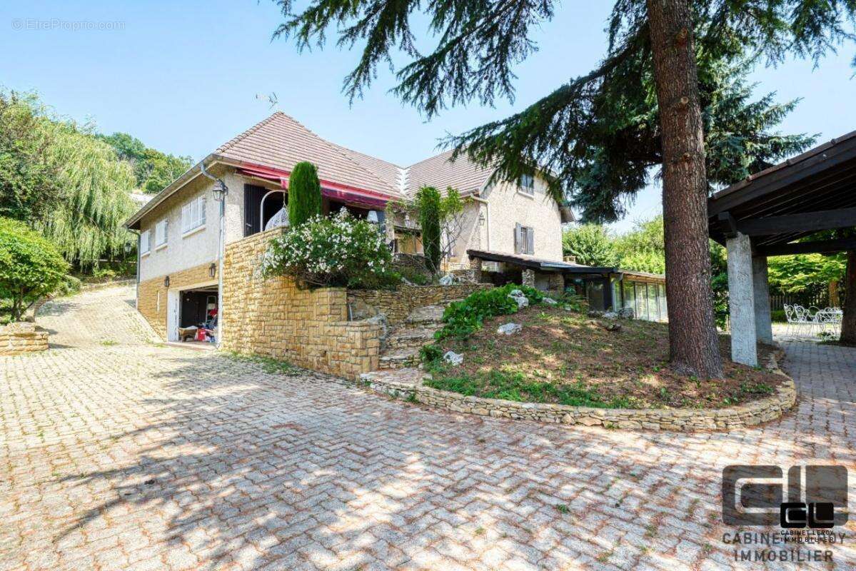 Maison à SAINT-CYR-AU-MONT-D&#039;OR