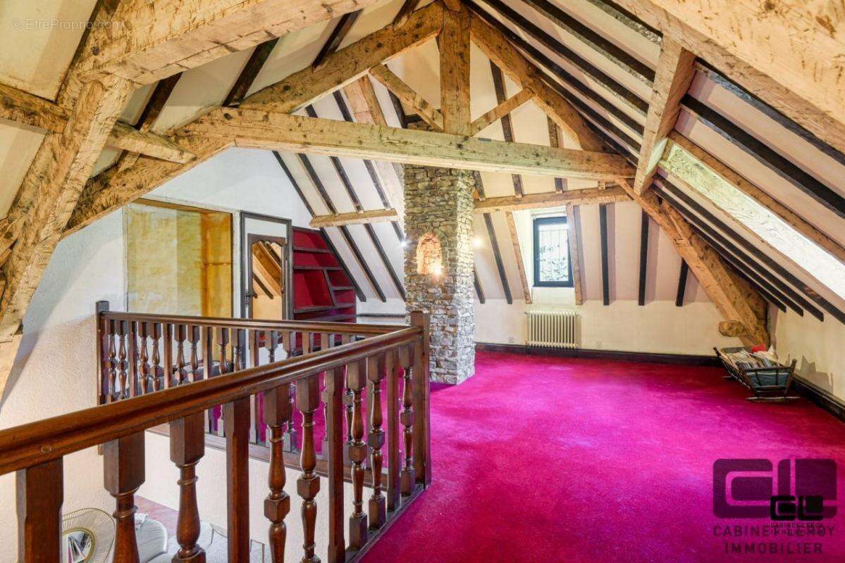 Maison à SAINT-CYR-AU-MONT-D&#039;OR