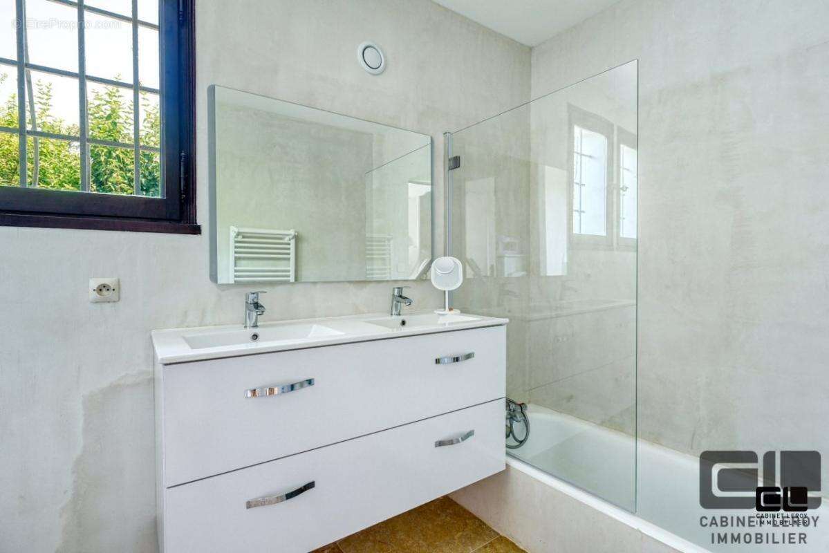 Maison à SAINT-CYR-AU-MONT-D&#039;OR