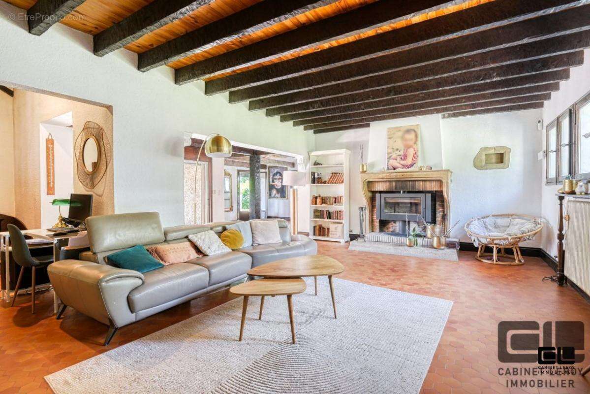 Maison à SAINT-CYR-AU-MONT-D&#039;OR