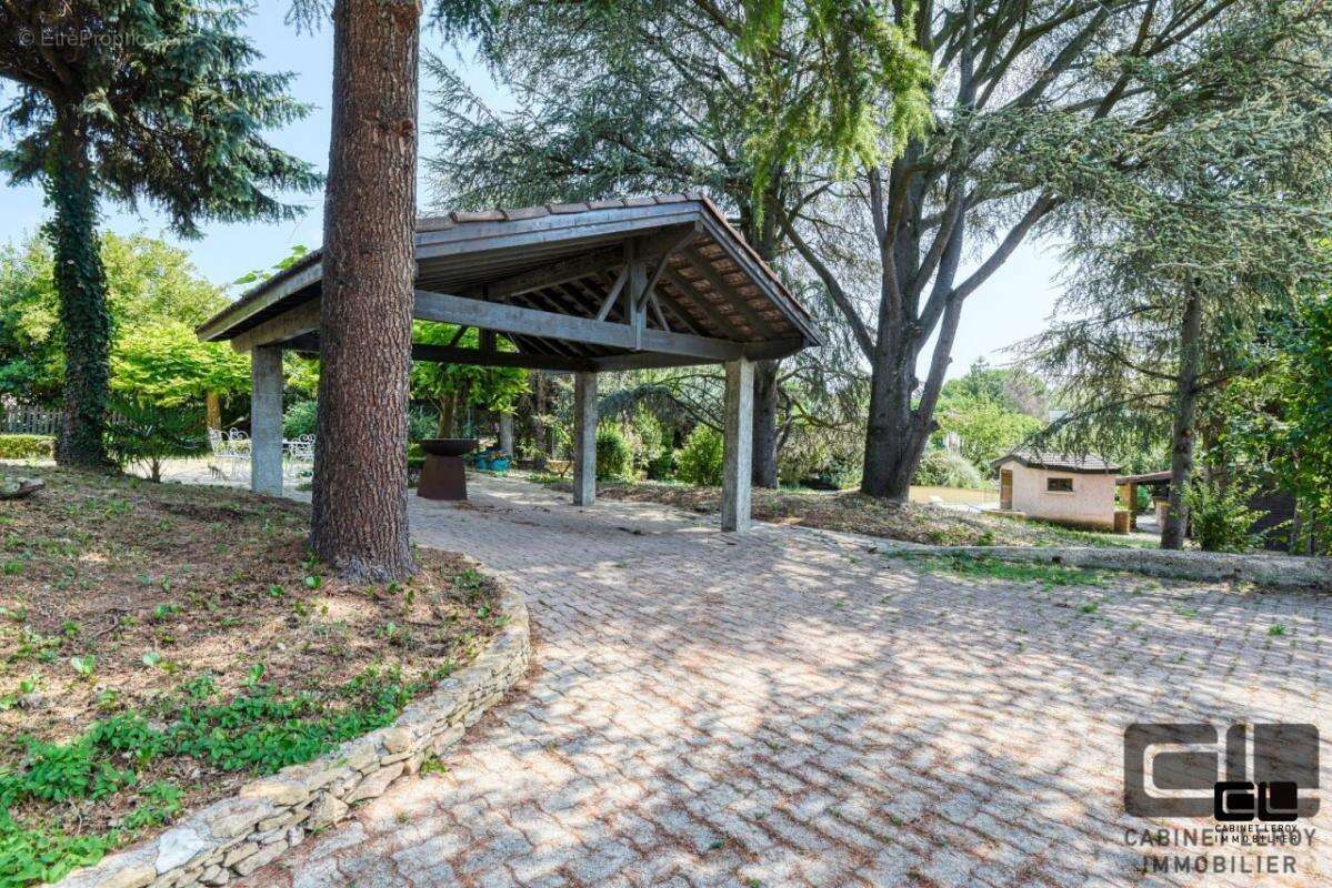 Maison à SAINT-CYR-AU-MONT-D&#039;OR