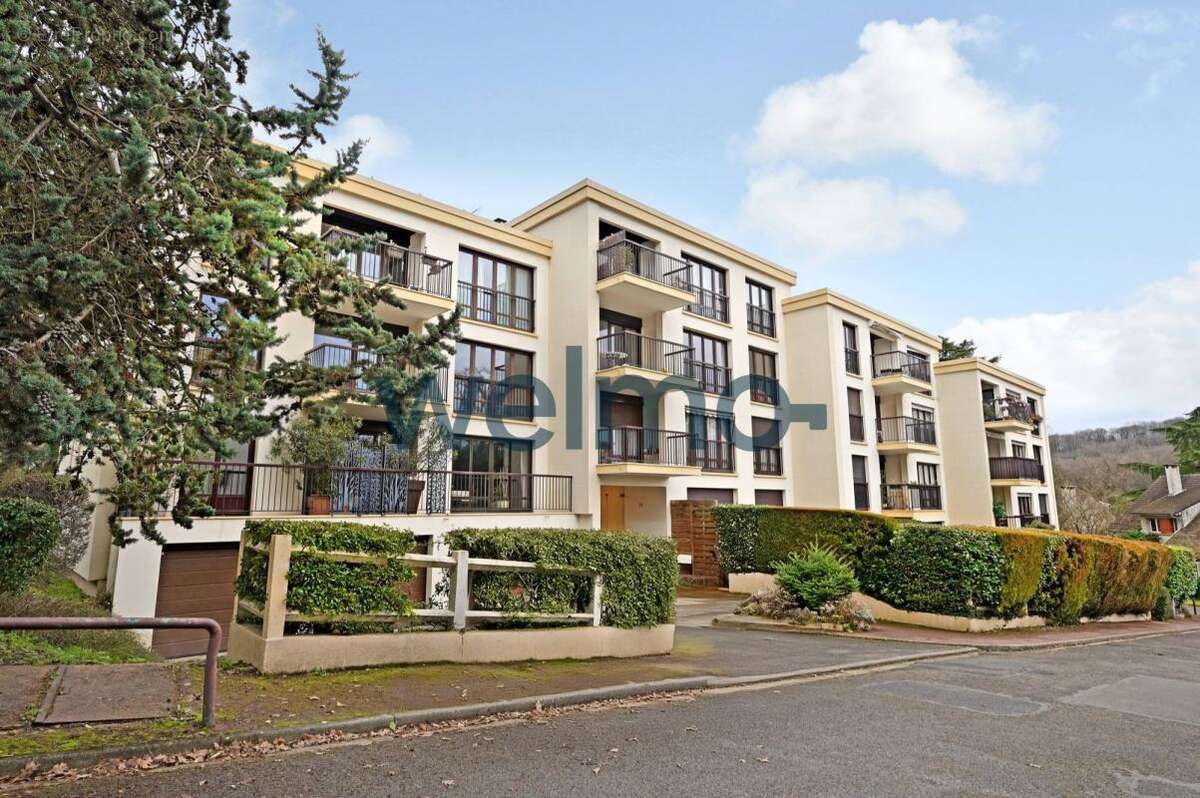 Appartement à BURES-SUR-YVETTE