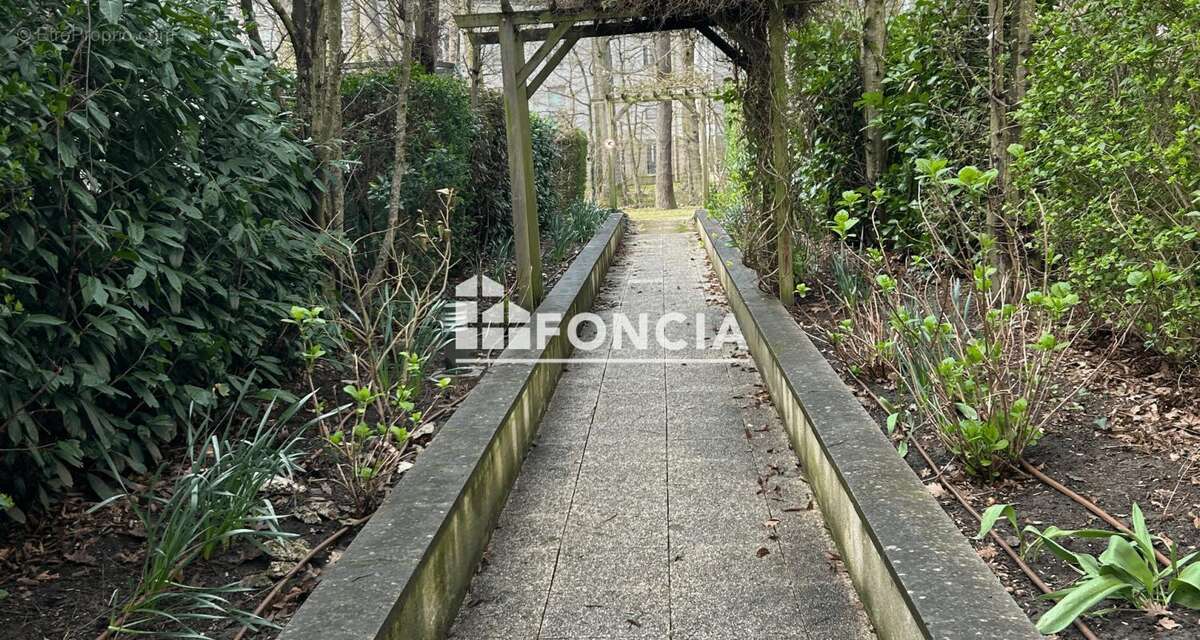 Appartement à LE PLESSIS-TREVISE