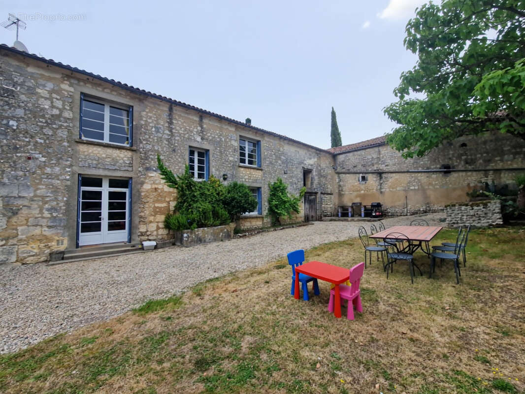 Maison à BOUTEVILLE