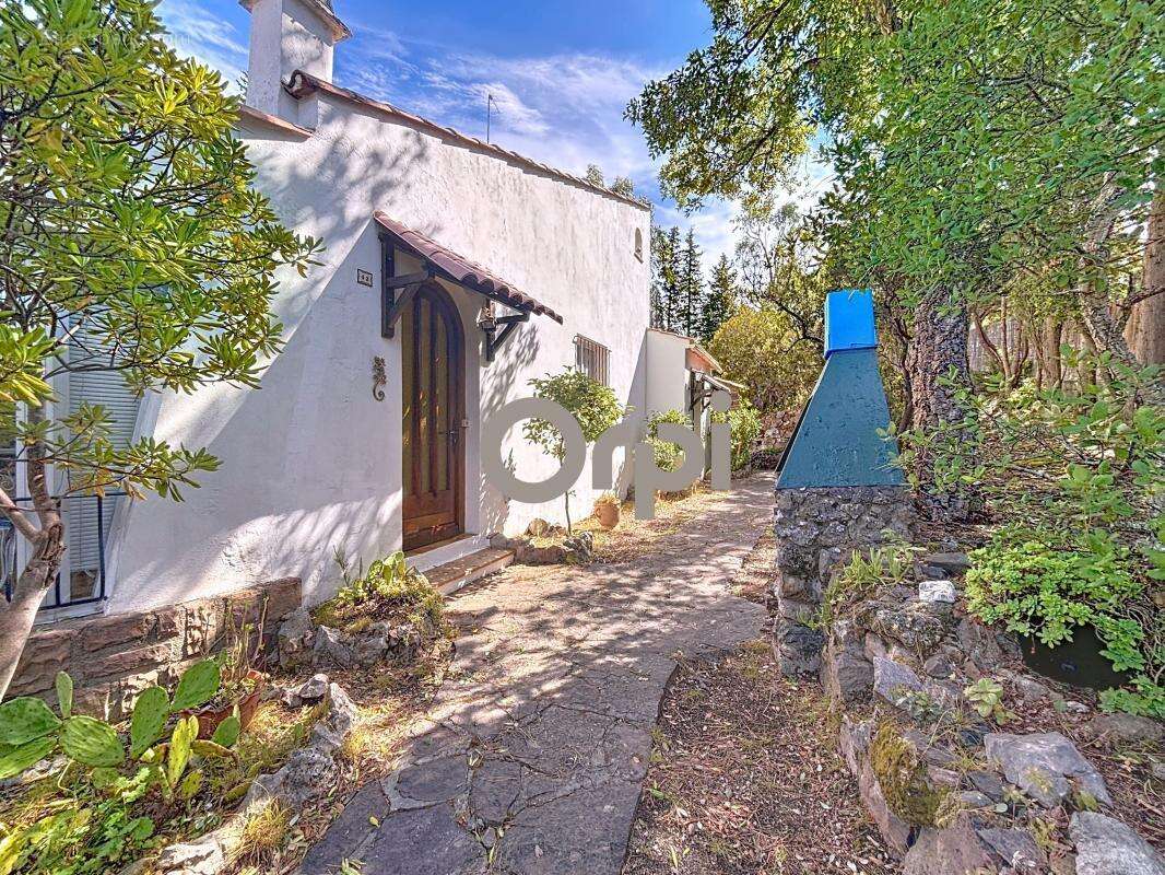 Maison à ROQUEBRUNE-SUR-ARGENS