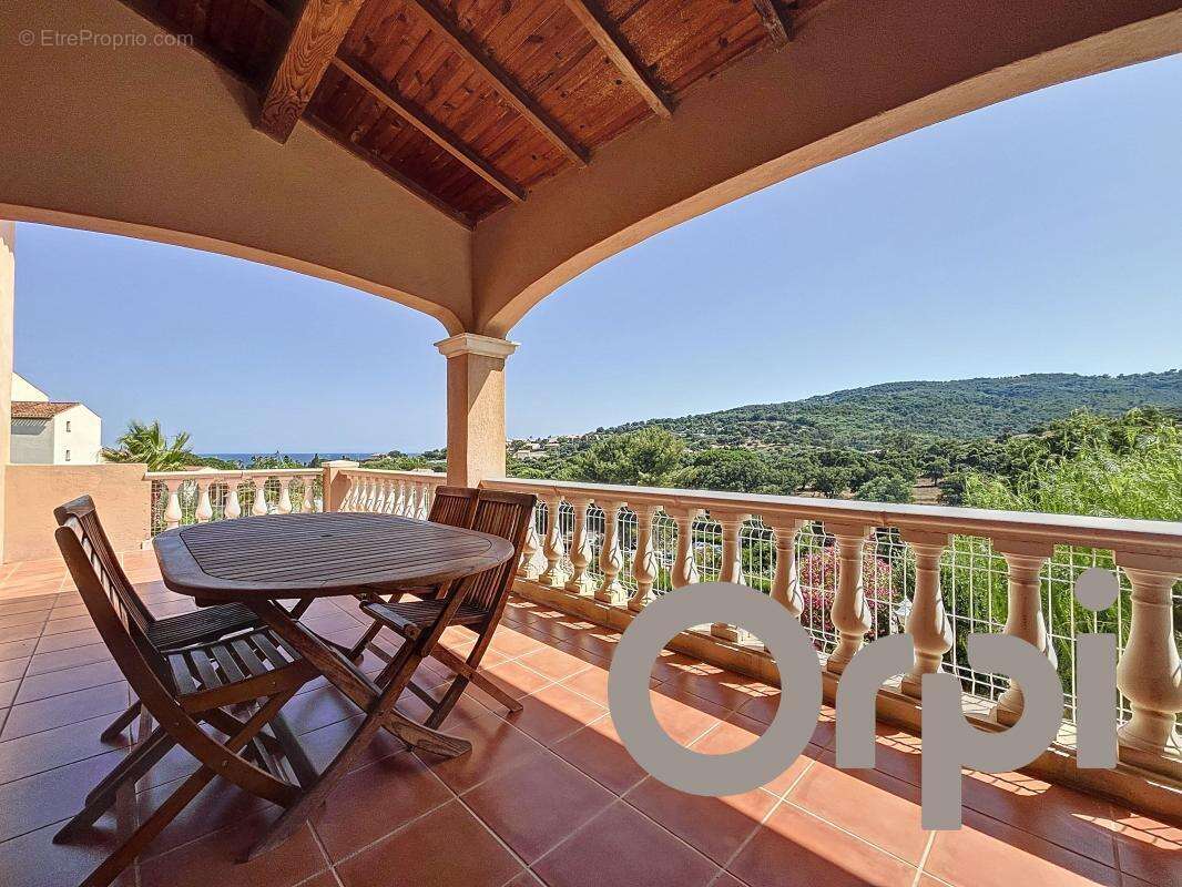 Maison à LES ISSAMBRES