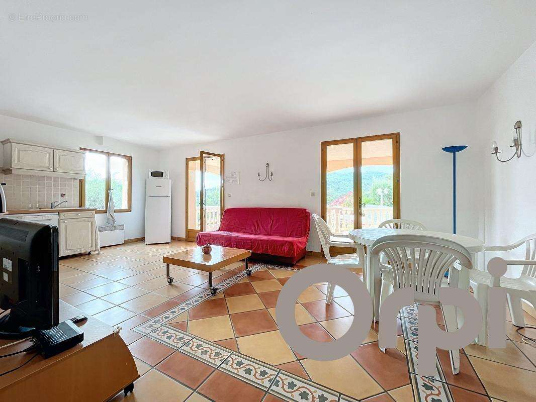 Maison à LES ISSAMBRES