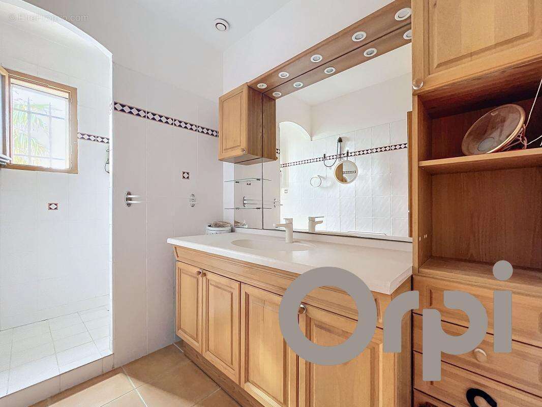 Maison à LES ISSAMBRES