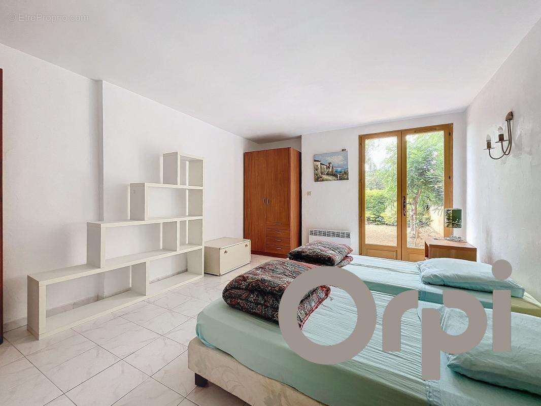 Maison à LES ISSAMBRES