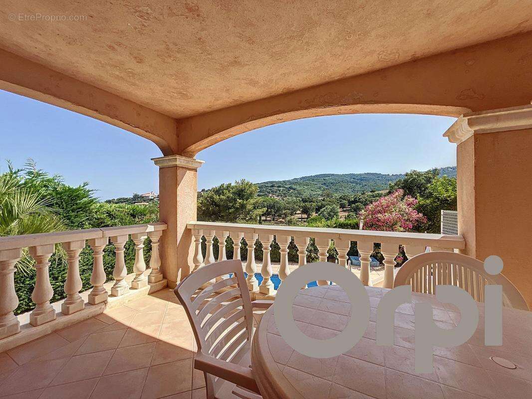 Maison à LES ISSAMBRES