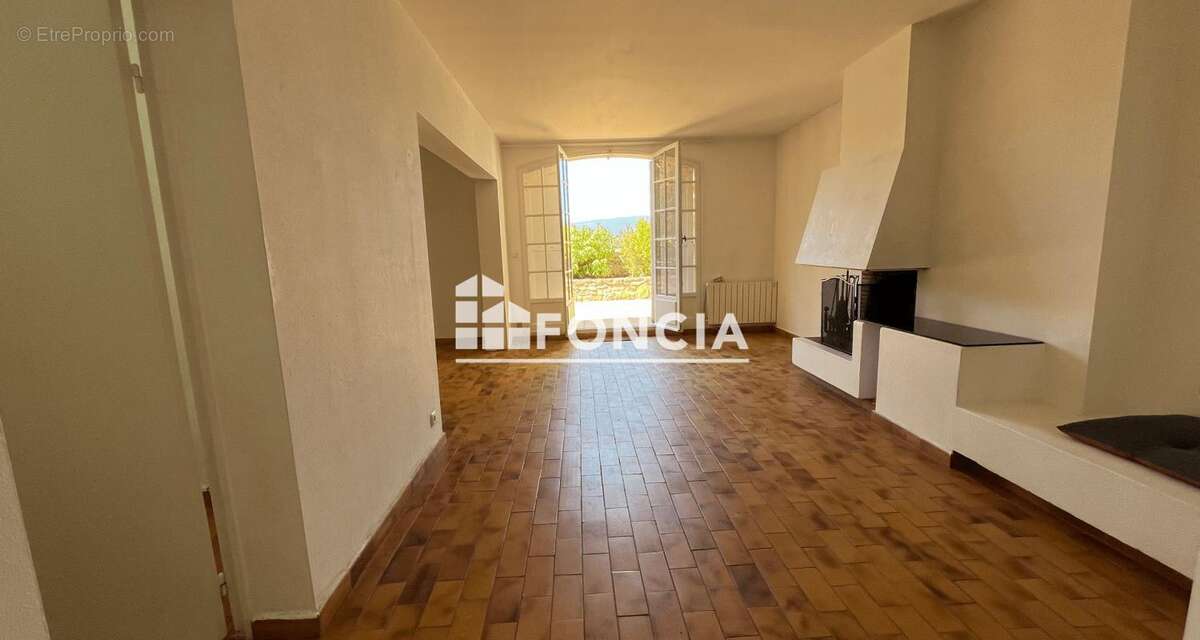 Appartement à SAINT-CYR-SUR-MER