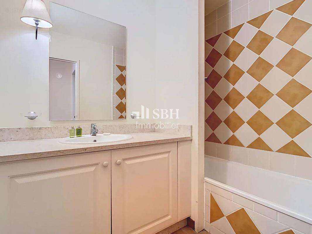 Appartement à SAUMANE-DE-VAUCLUSE