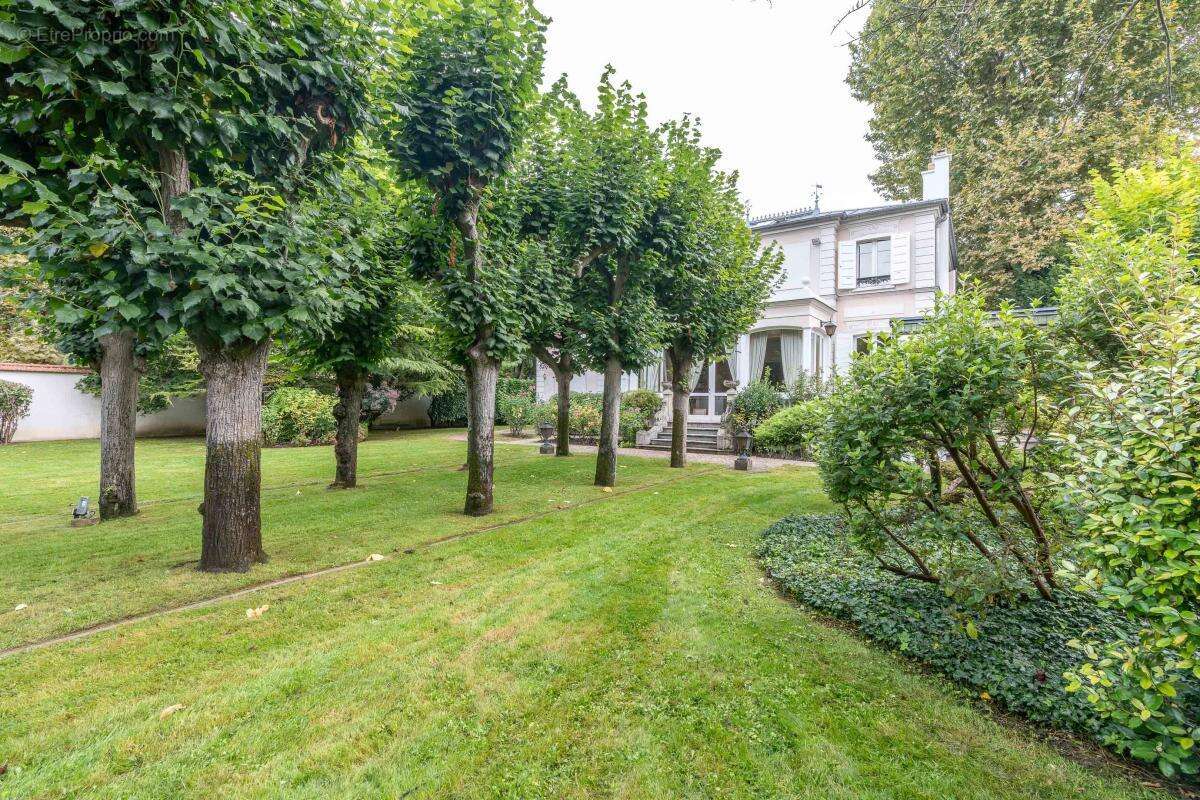 Maison à SAINT-MAUR-DES-FOSSES