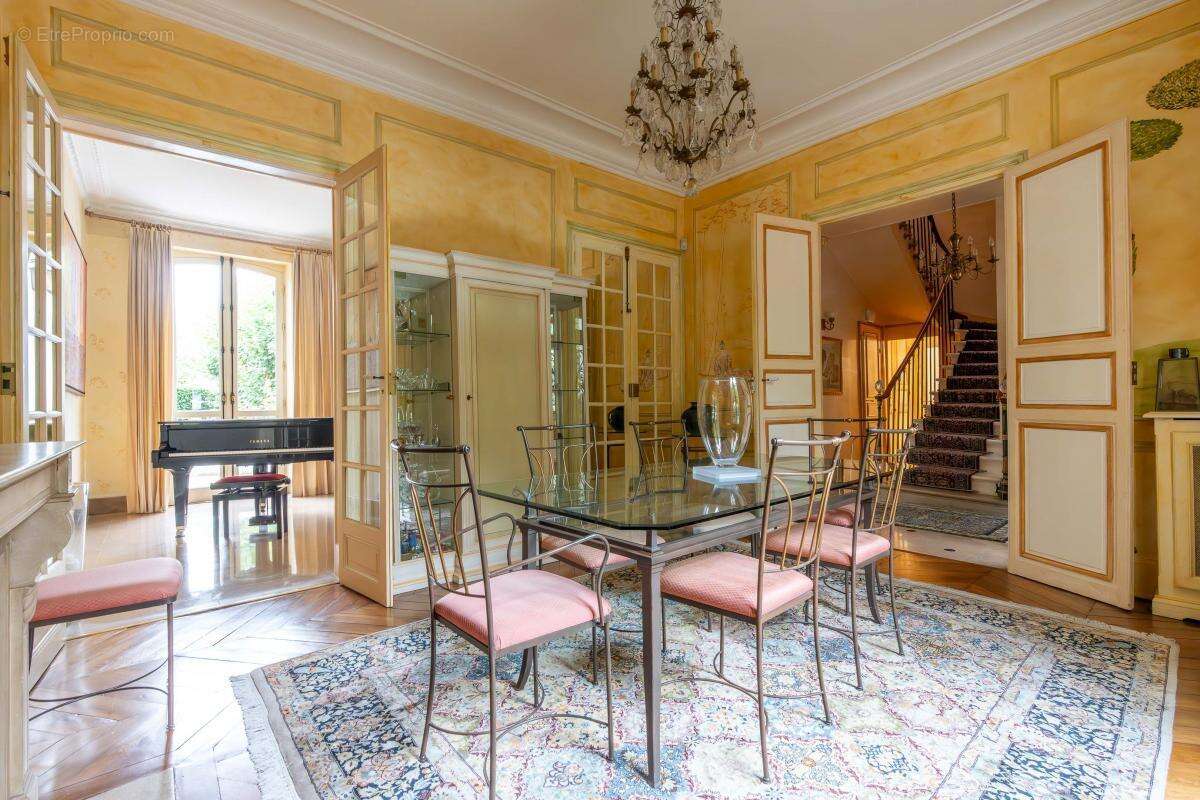 Maison à SAINT-MAUR-DES-FOSSES