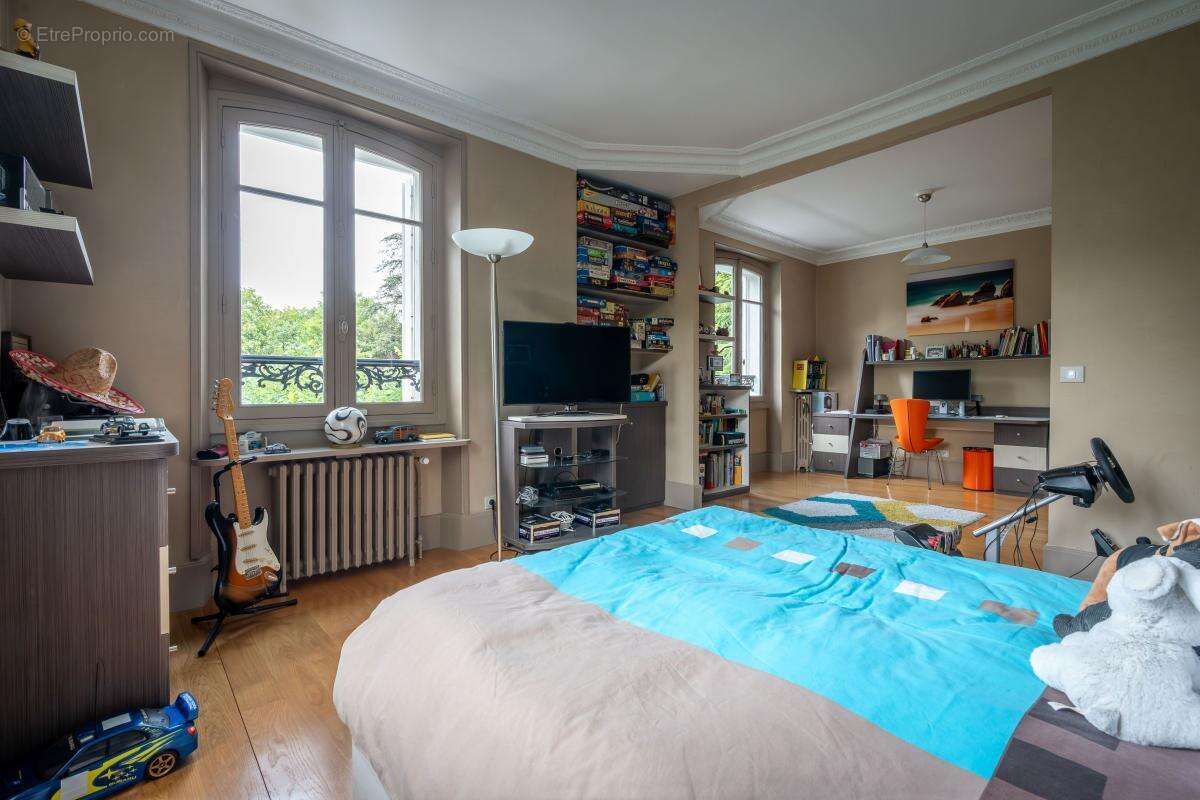 Maison à SAINT-MAUR-DES-FOSSES