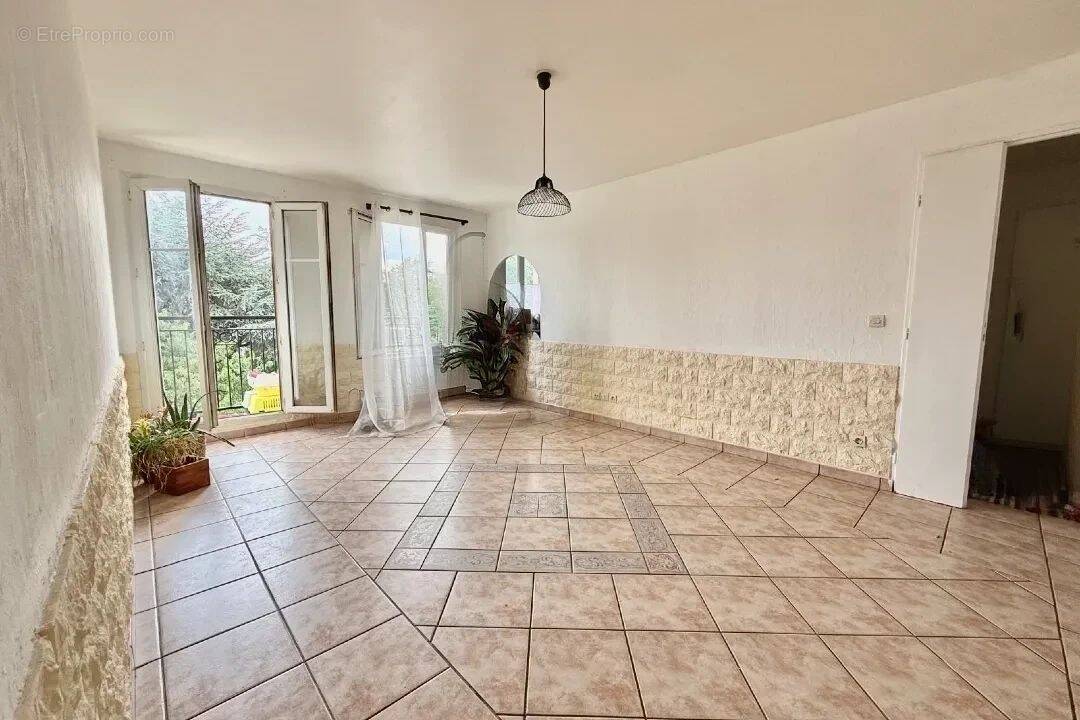 Appartement à LIMEIL-BREVANNES