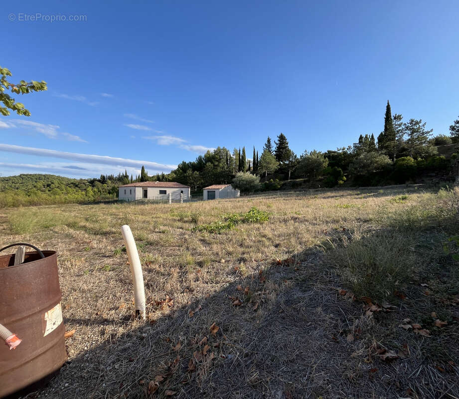 Terrain à AIGUES-VIVES