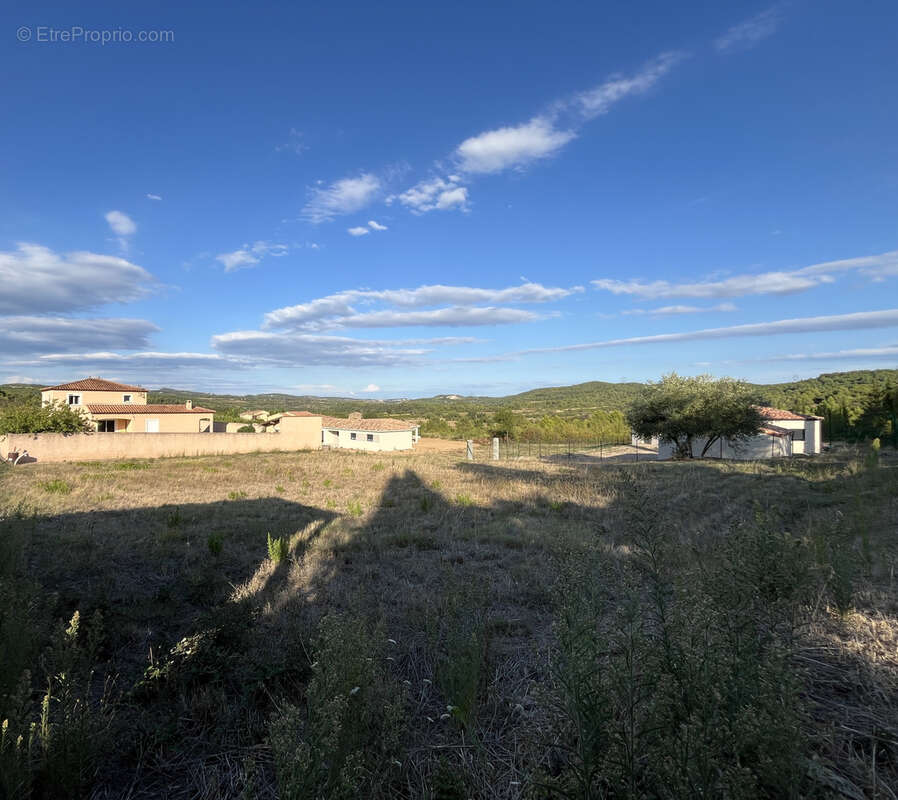 Terrain à AIGUES-VIVES