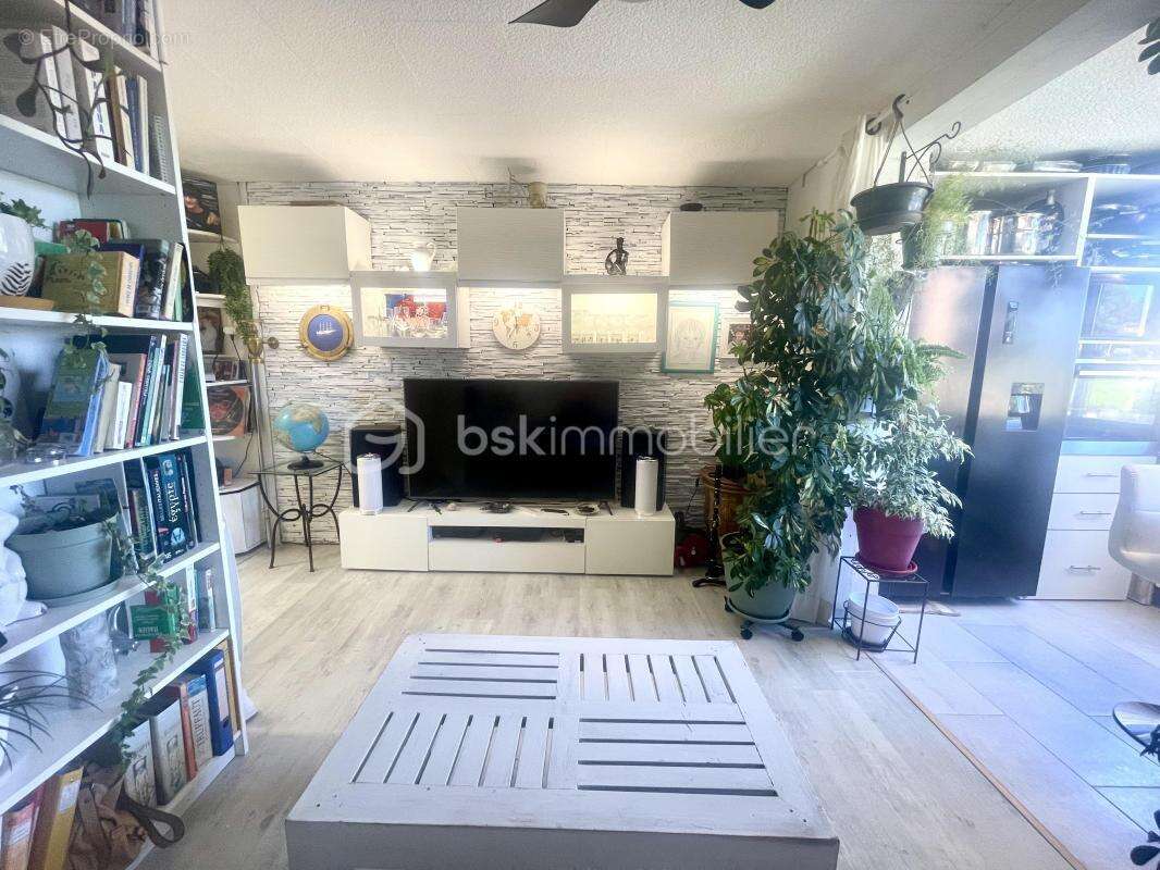 Appartement à SIX-FOURS-LES-PLAGES