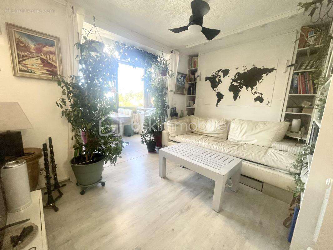 Appartement à SIX-FOURS-LES-PLAGES