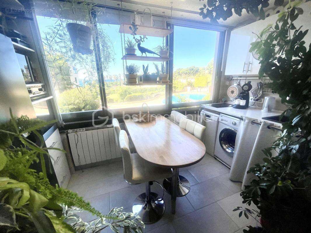 Appartement à SIX-FOURS-LES-PLAGES