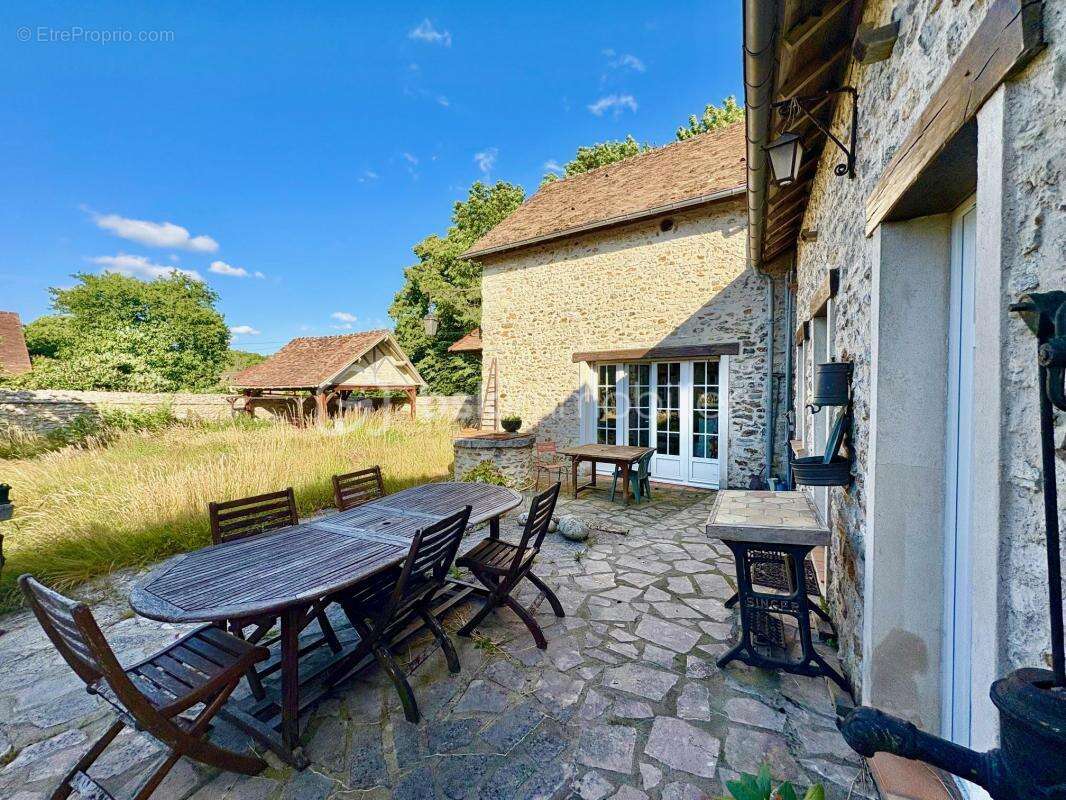 Maison à BONNIERES-SUR-SEINE