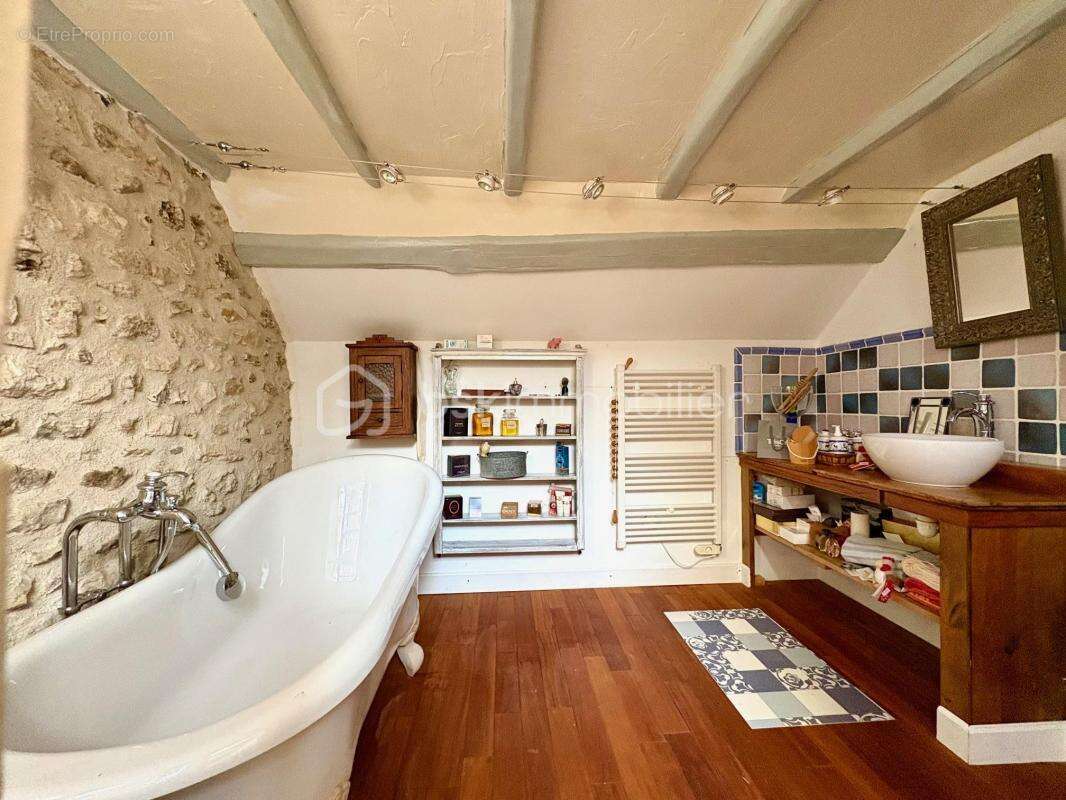 Maison à BONNIERES-SUR-SEINE