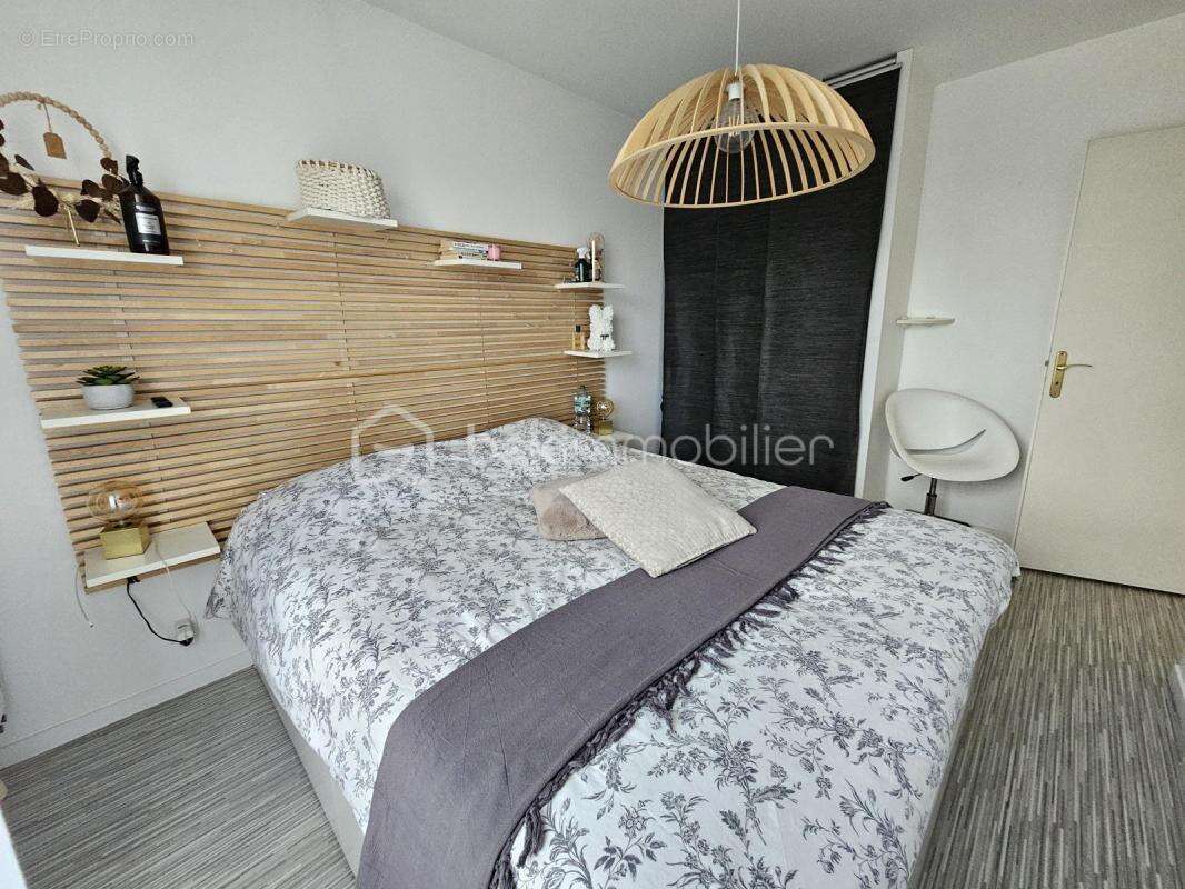 Appartement à VAUJOURS