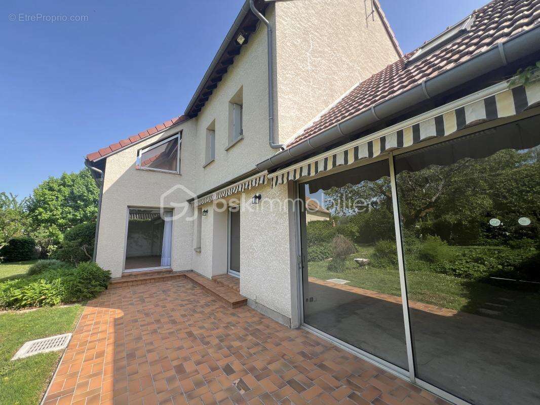 Maison à JANVILLE-SUR-JUINE