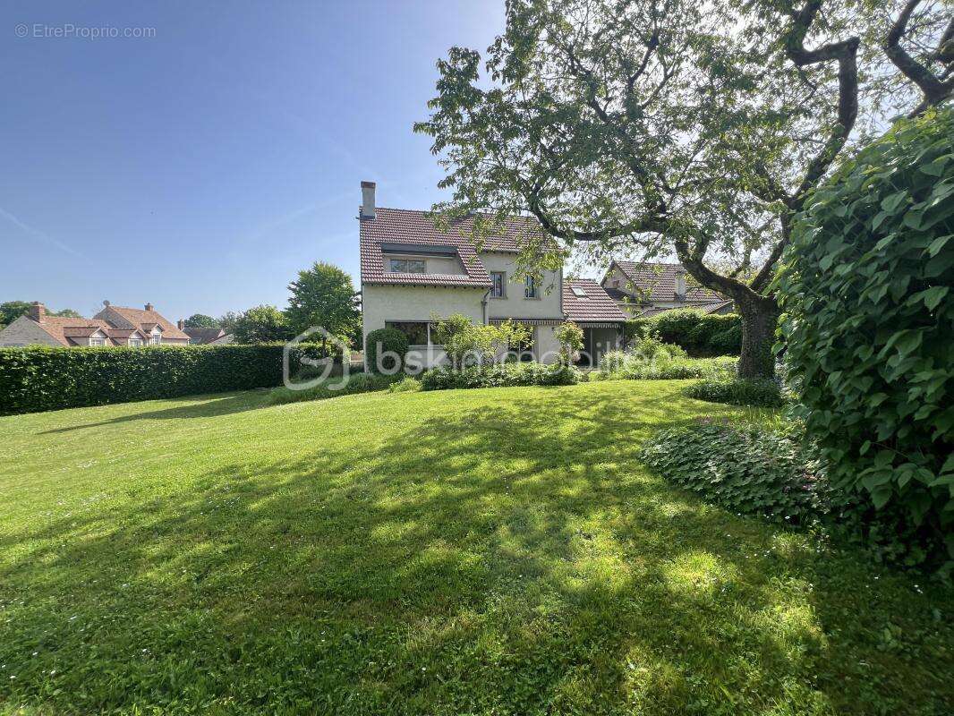 Maison à JANVILLE-SUR-JUINE