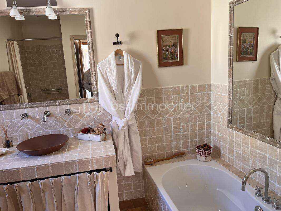 Maison à ROUSSILLON