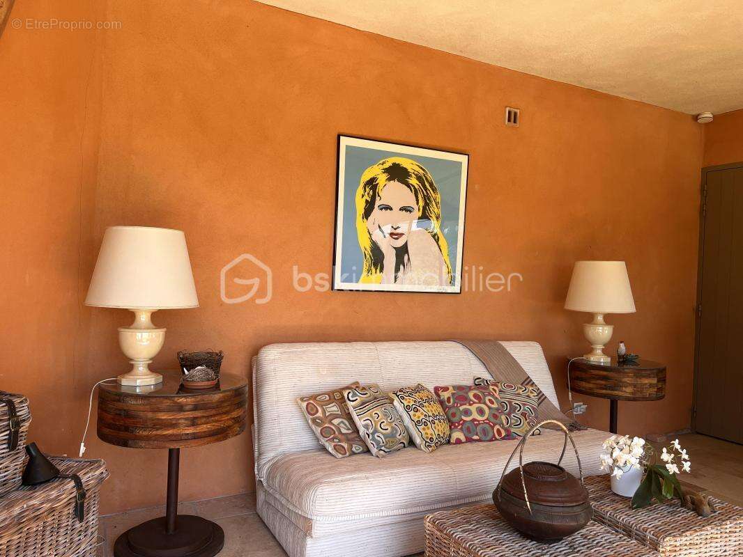 Maison à ROUSSILLON