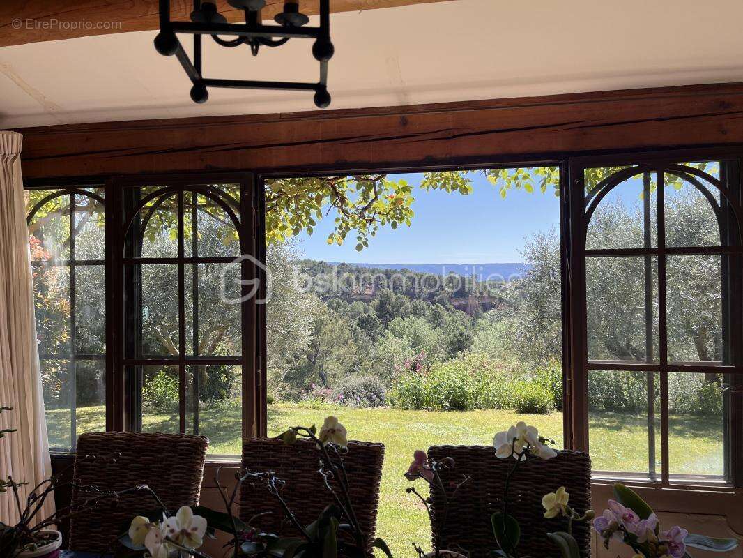 Maison à ROUSSILLON