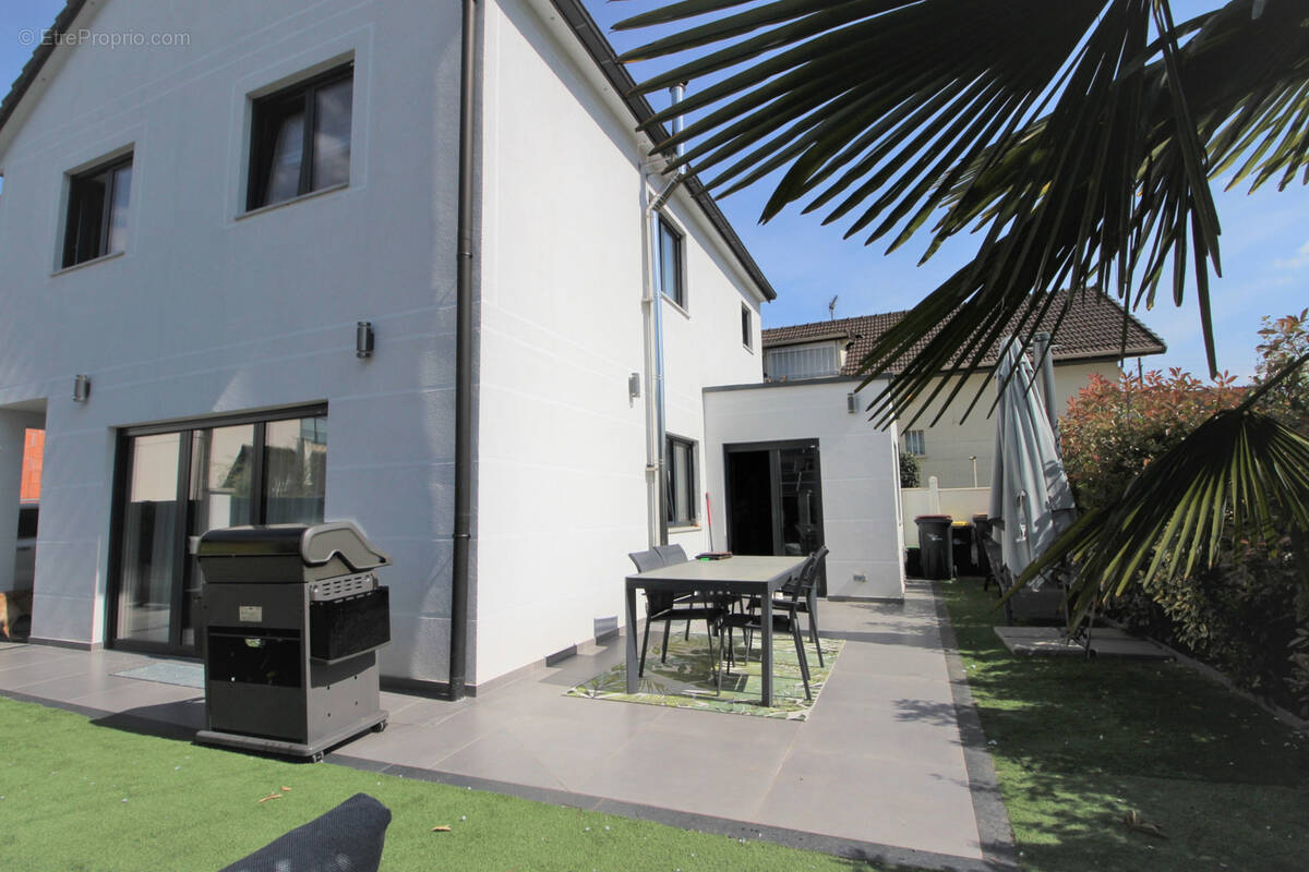 Maison à ORMESSON-SUR-MARNE