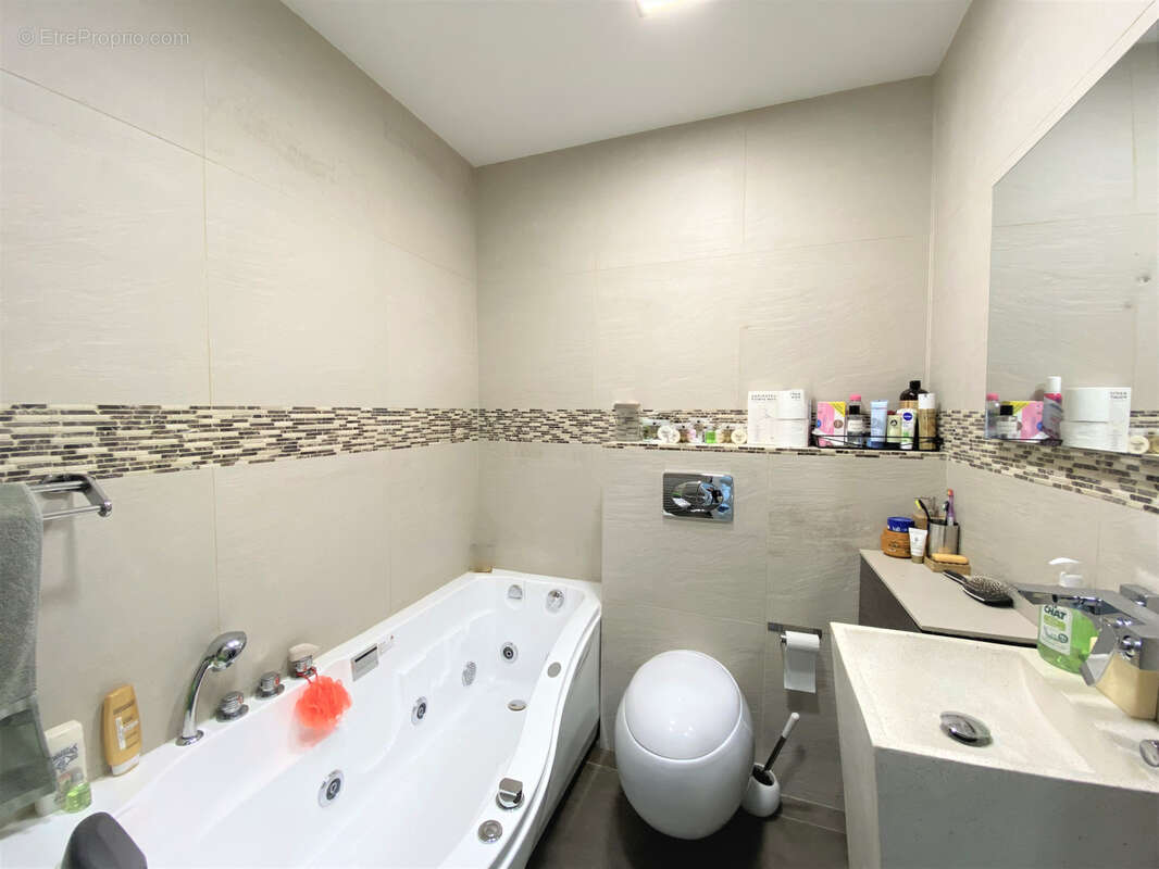 Maison à CHENNEVIERES-SUR-MARNE