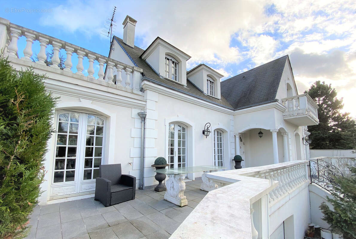 Maison à CHENNEVIERES-SUR-MARNE