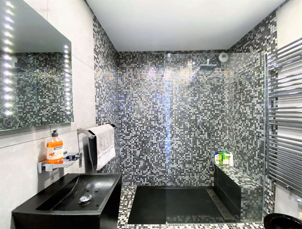 Maison à CHENNEVIERES-SUR-MARNE