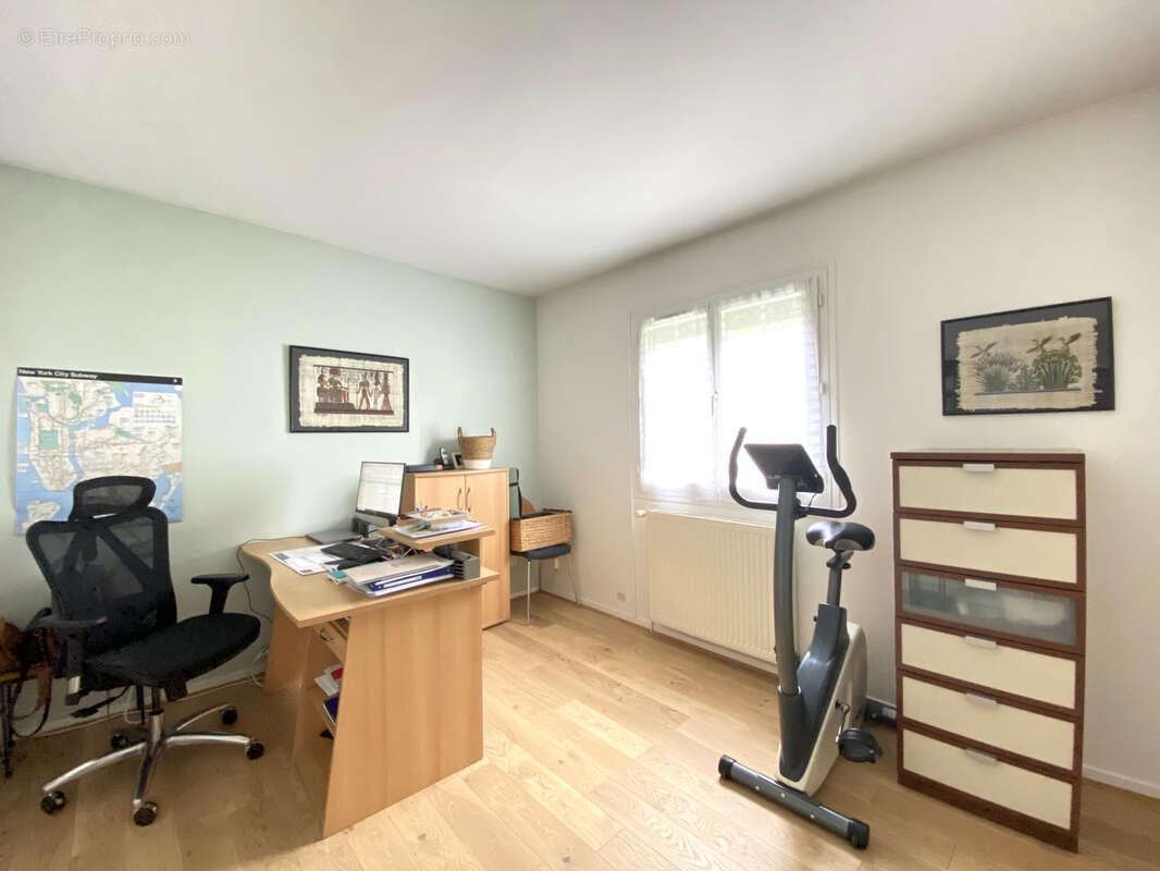 Maison à CHENNEVIERES-SUR-MARNE