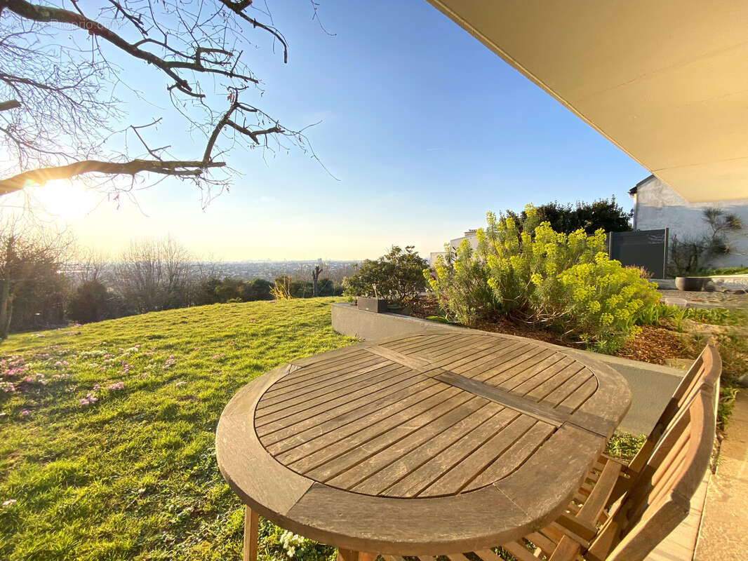 Maison à CHENNEVIERES-SUR-MARNE