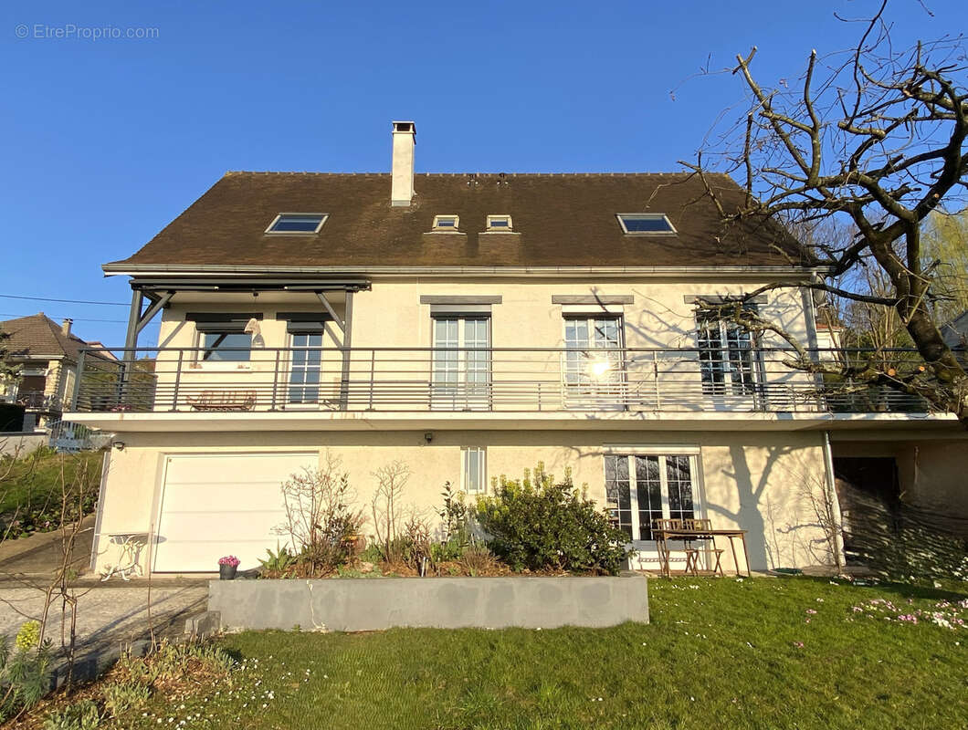 Maison à CHENNEVIERES-SUR-MARNE