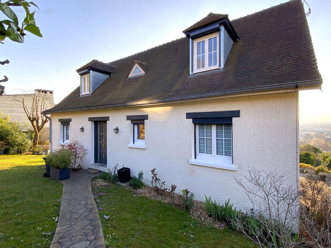 Maison à CHENNEVIERES-SUR-MARNE