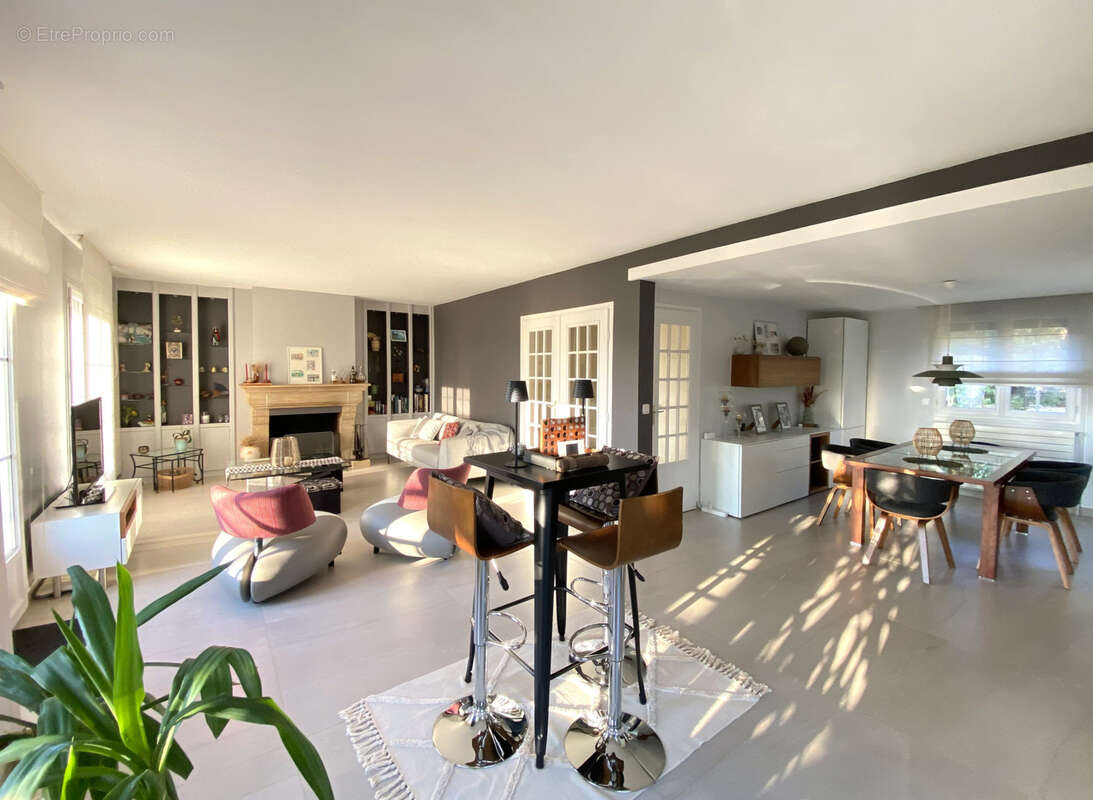 Maison à CHENNEVIERES-SUR-MARNE