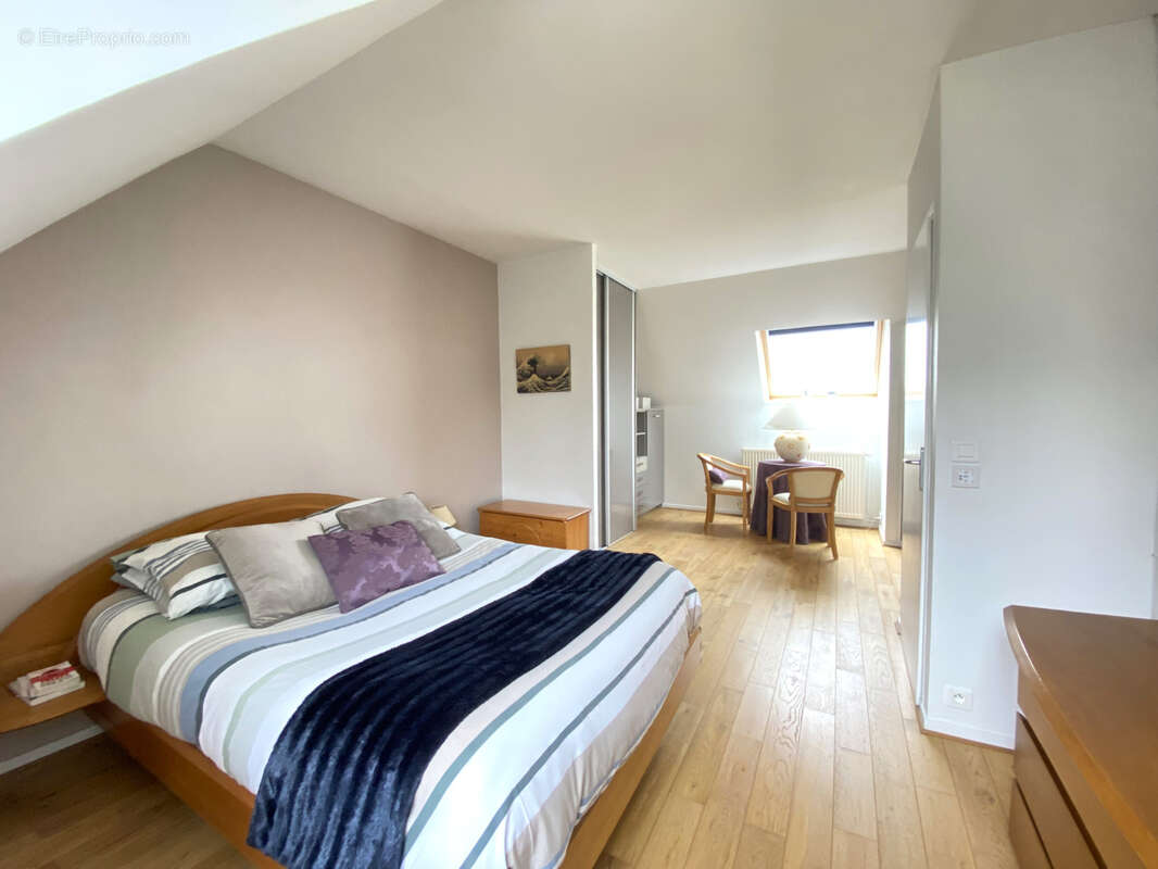 Maison à CHENNEVIERES-SUR-MARNE