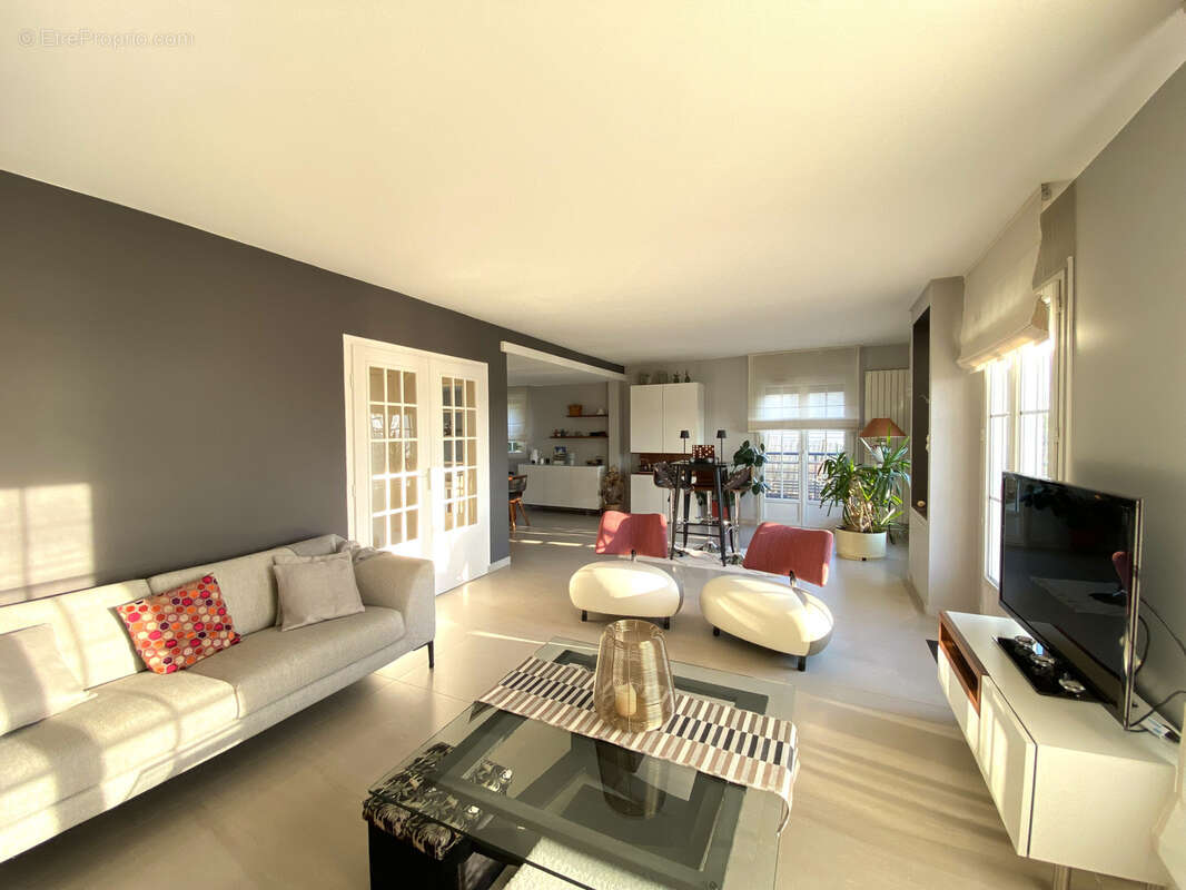 Maison à CHENNEVIERES-SUR-MARNE