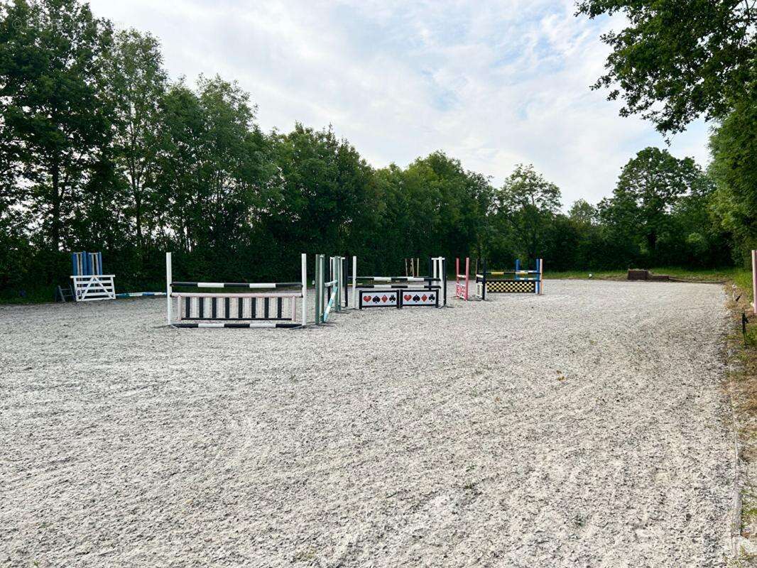Maison à SAINT-HILAIRE-DES-LOGES