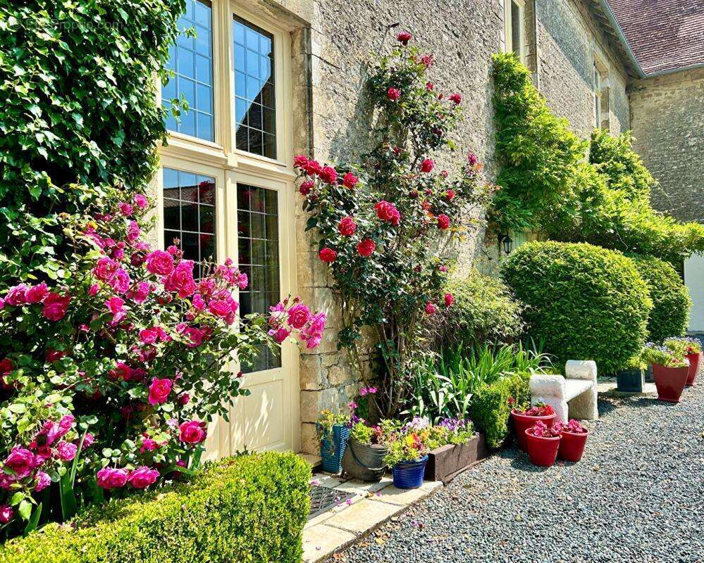 Maison à SAINT-HILAIRE-DES-LOGES