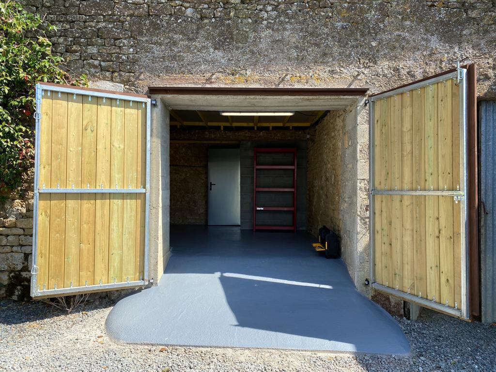 Maison à SAINT-HILAIRE-DES-LOGES